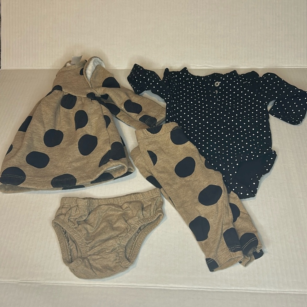 Carter’s Baby Girl set 3M - Picture 3 of 3